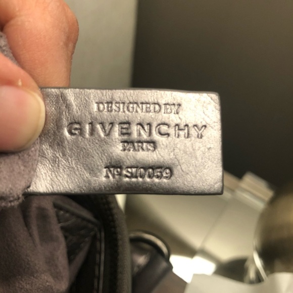 Givenchy handbag - Picture 4 of 12